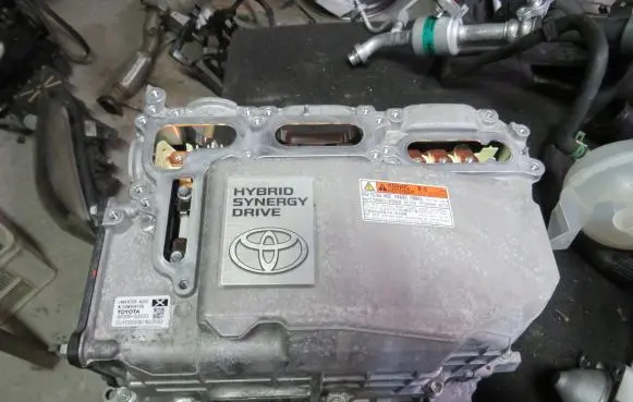 Toyota Yaris Voltage converter inverter G920052033