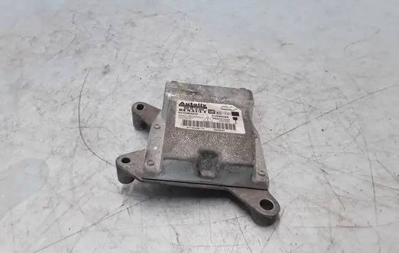 Renault Trafic II (X83) Airbag control unit/module 8200469203