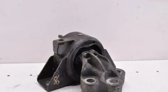 Opel Mokka X Engine mount bracket 95127173