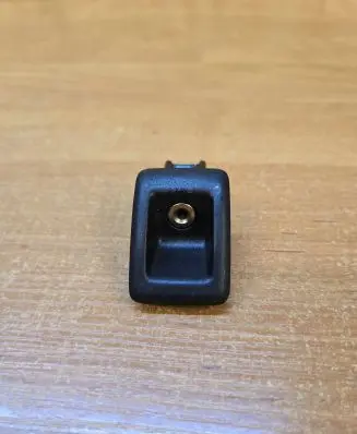 Volvo XC70 AUX in-socket connector 30657961