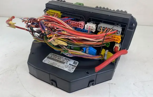 Mercedes-Benz C W204 SAM control unit A2129003414 A2129020806 A2129015104