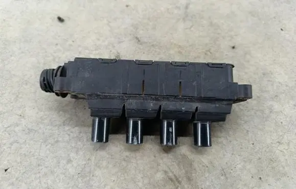 BMW 3 E46 High voltage ignition coil 1247281