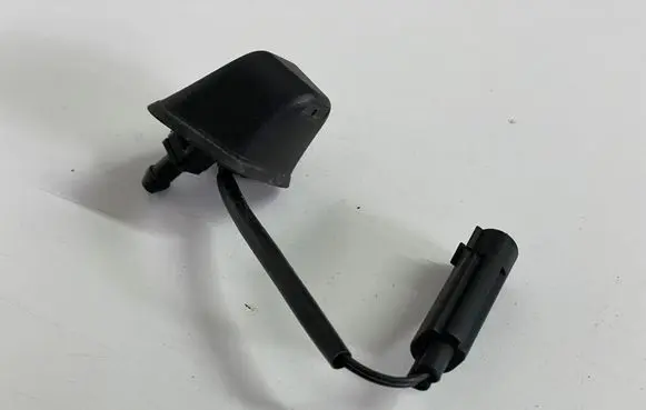 BMW 3 E90 E91 Windshield washer spray nozzle 8365385