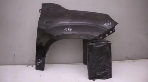Fiat 500L Fender mounting bracket NIEGNVERCBHTDG