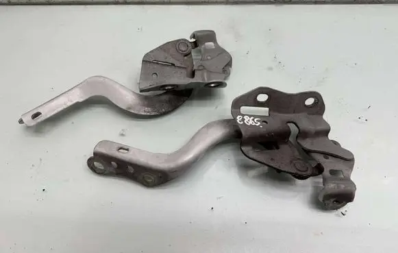 Toyota Auris E180 Engine bonnet/hood hinges