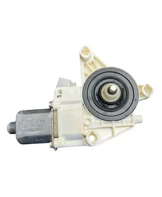 Mercedes-Benz C W204 Front door window regulator motor A2048200142