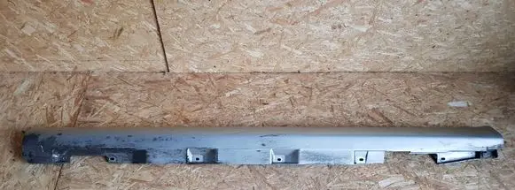 Toyota Corolla Verso AR10 Side skirt front trim 
