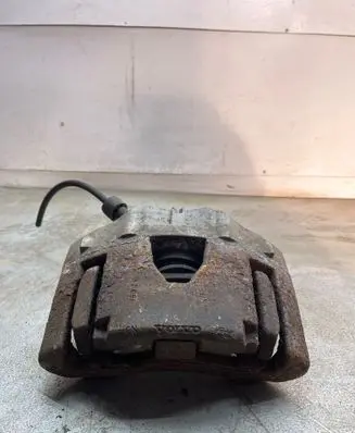 Volvo XC90 Front brake caliper 30657307