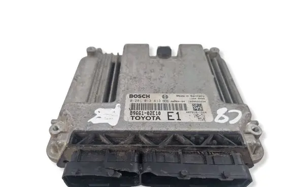 Toyota Corolla E140 E150 Engine control unit/module 8966102E10 0281013413 1039S25234