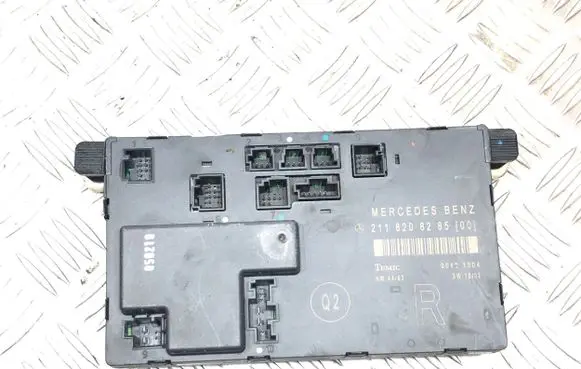 Mercedes-Benz E W211 Door control unit/module 211820828500 00401304 SW1802