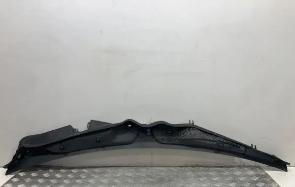 Mercedes-Benz E W212 Wiper trim A2128301013