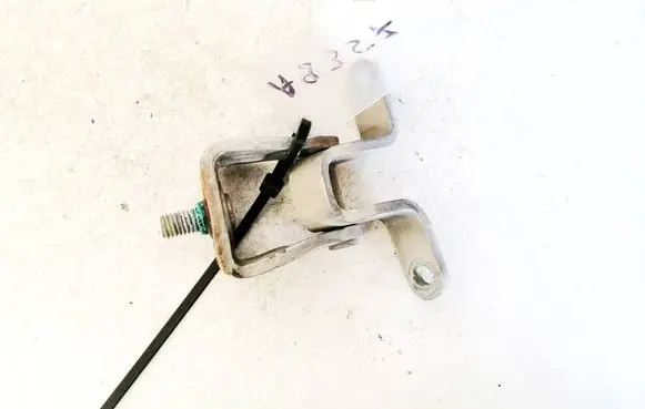 Skoda Octavia Mk2 (1Z) Tailgate/trunk/boot hinge 1z5827302c