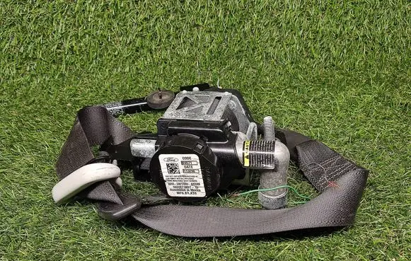Ford Fusion II Front seatbelt DG9354612D65 DG9354612D95AH35B8