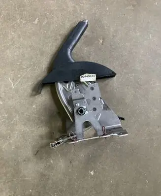 Nissan Qashqai+2 Handbrake/parking brake lever assembly 811319443 3512