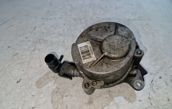 Renault Koleos II Vacuum pump 8200796080