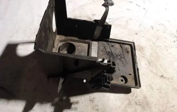Volvo V50 Battery bracket 3m5110723 3m51-10723