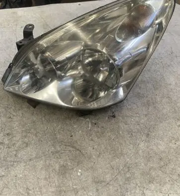 Toyota Corolla Verso E121 Headlight/headlamp