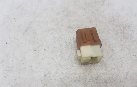 Nissan X-Trail T30 Other relay 2523079964 410298