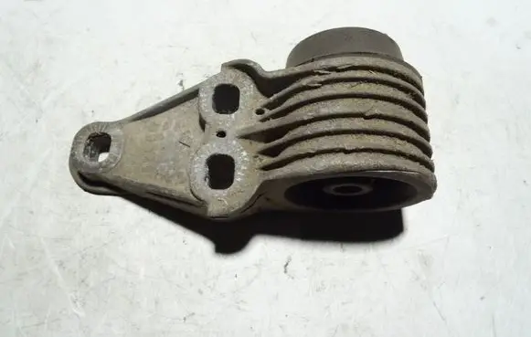 Audi A6 S6 C5 4B Engine mount bracket 8E0501521M