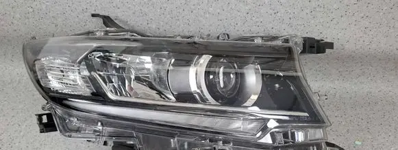 Toyota Land Cruiser (J150) Headlight/headlamp 8114560N20