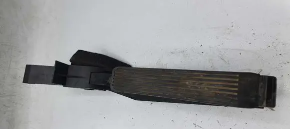 Mercedes-Benz C W203 Accelerator throttle pedal 2113010001