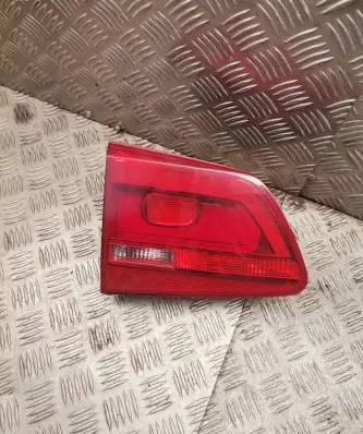 Volkswagen Touran II Tailgate rear/tail lights