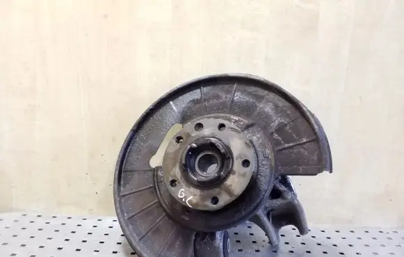 Rear wheel hub