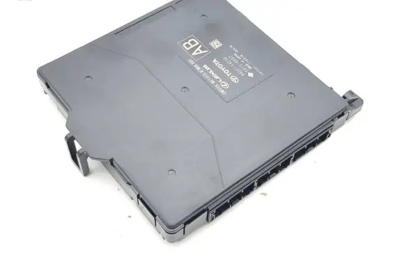 Toyota C-HR II Antenna control unit 89221F4230 50154697