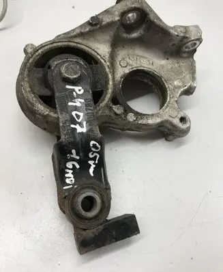 Peugeot 407 Engine mount bracket 96391768
