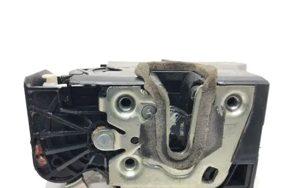 Dacia Duster II Front door lock 