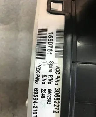 Volvo XC90 Speedometer (instrument cluster) 30682272 1580761 6959421