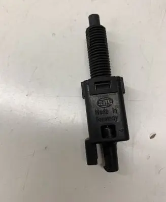 Audi A6 S6 C5 4B Brake pedal sensor switch 811907343B