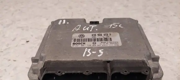Volkswagen PASSAT B5 Engine control unit/module 038906018P 0281001720 28SA3664