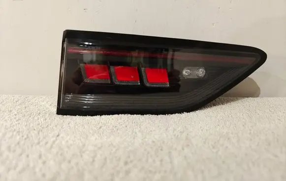 Volkswagen Golf VIII Tailgate rear/tail lights 5H0945307E LAB6176