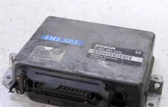 BMW 5 E34 Engine control unit/module ECU 2243625