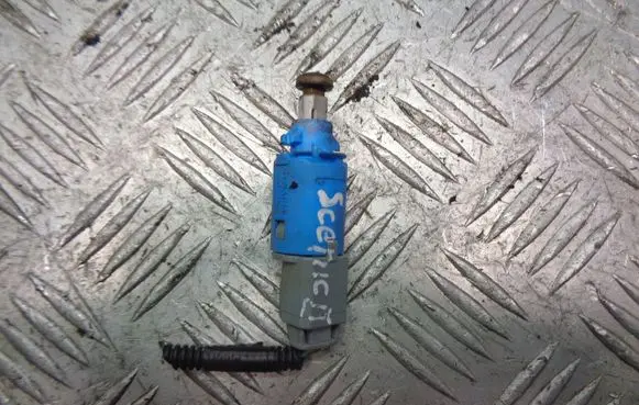 Renault Scenic II - Grand scenic II Clutch fluid level sensor 8200168239