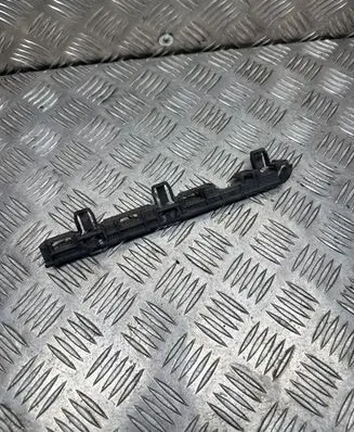 Front bumper mounting bracket