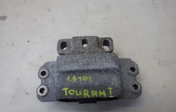 Volkswagen Touran I Engine mount vacuum valve 
