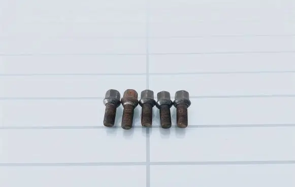 Volkswagen PASSAT B6 Nuts/bolts 