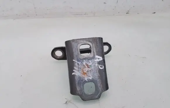 Saab 9-3 Ver2 Front door lower hinge 