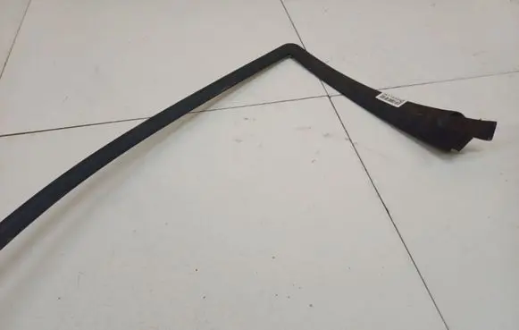 Mercedes-Benz C W203 Front door glass trim molding A2037250471