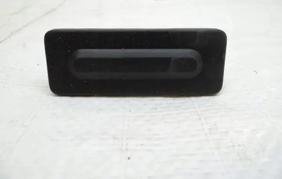 Opel Mokka B Tailgate opening switch 9820395580
