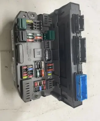 BMW X5 E70 Fuse module 518966010B 693169003 055357769169003