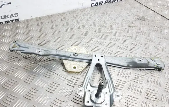 Rear door manual window regulator