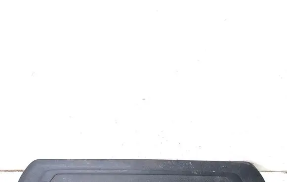Front sill trim cover