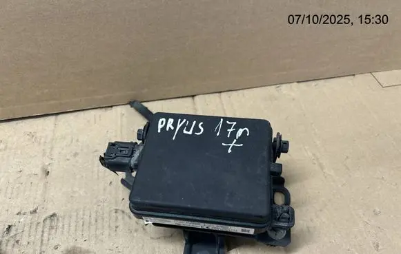 Toyota Prius+ (ZVW40) Distronic sensor radar 8821047070
