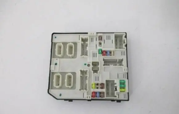 Renault Megane III Central body control module 284B65628R