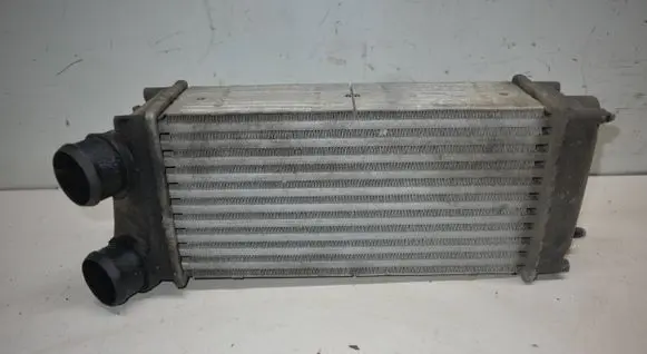 Citroen C4 I Intercooler radiator 9648551880