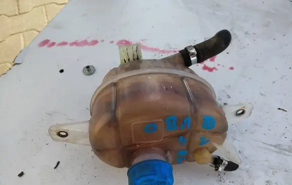 Fiat Qubo Coolant expansion tank/reservoir 