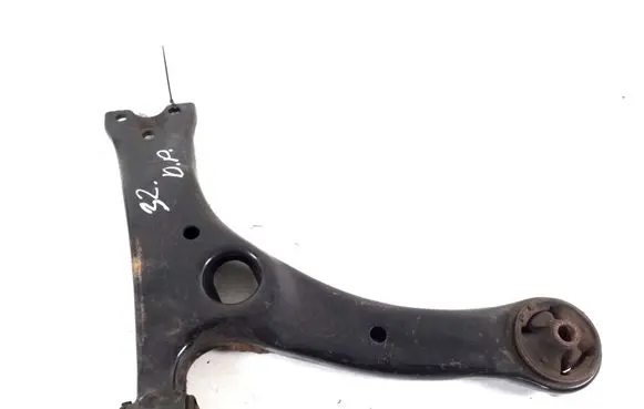 Toyota Corolla Verso AR10 Front lower control arm/wishbone 48068-0F010